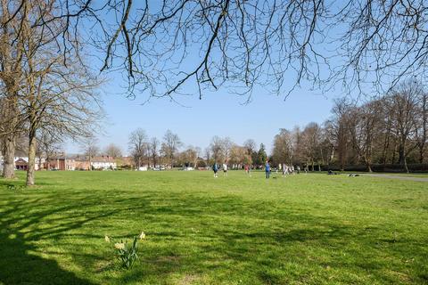 1 bedroom flat for sale, Southbroom Road, Devizes