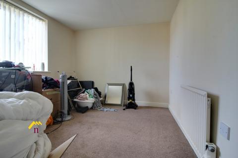 2 bedroom flat to rent, King Edward Road, Thorne DN8