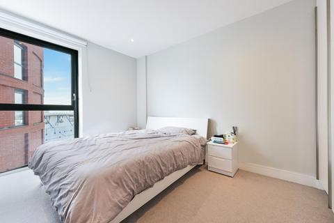 1 bedroom apartment for sale, Avalon Point, Silvcea Way, London, E14