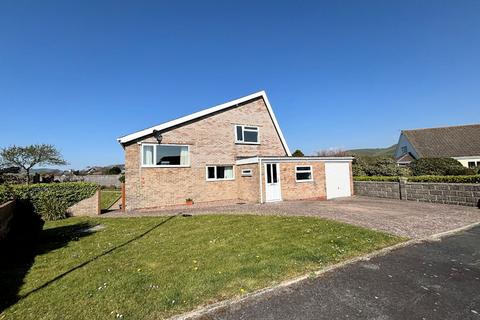 undefined, Faenol Isaf, Tywyn LL36