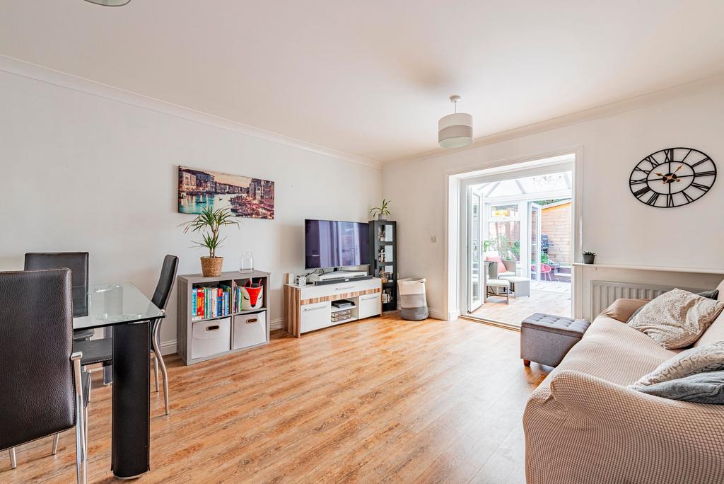 Living/Dining Room (1)