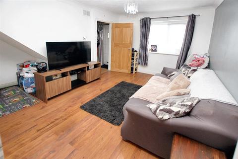 2 bedroom terraced house for sale, Douglas Road, Tonbridge