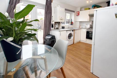 2 bedroom terraced house for sale, Douglas Road, Tonbridge