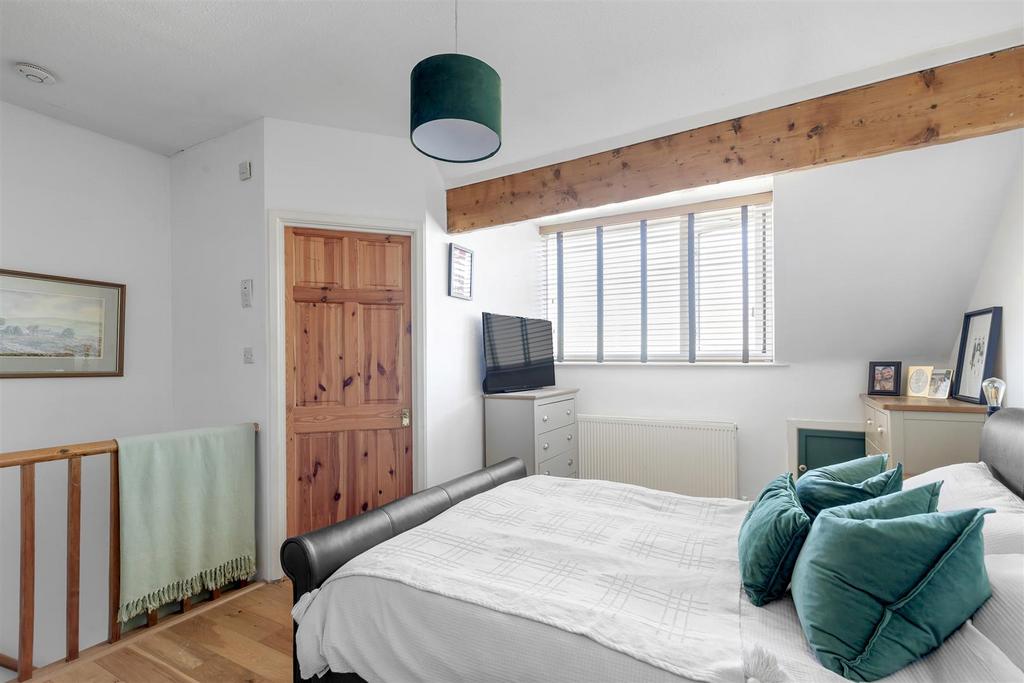 Bed 1 2.jpg