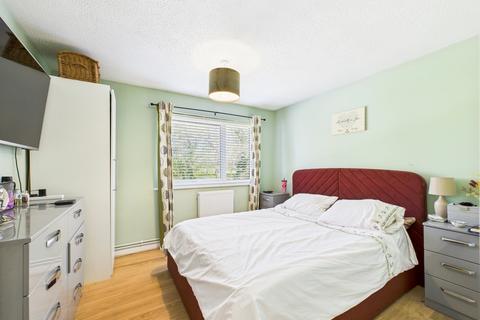 4, Hollybrook Court Chalet Hill, Bordon, GU35 0AR