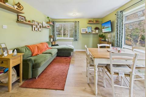 3 bedroom flat for sale, Hollybrook Court Chalet Hill, Bordon, Hampshire, GU35