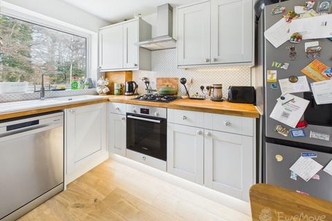 3 bedroom flat for sale, Hollybrook Court Chalet Hill, Bordon, Hampshire, GU35