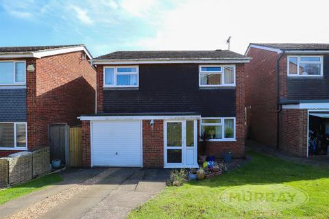 3 bedroom detached house for sale, Chiltern Close, Oakham LE15