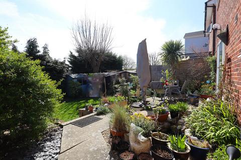 3 bedroom detached house for sale, Chiltern Close, Oakham LE15