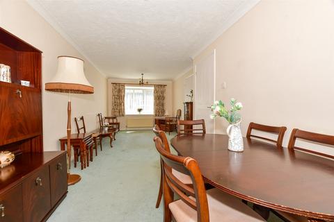 33 York Close, Southwater, Horsham, RH13 9XJ