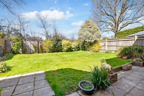 33 York Close, Southwater, Horsham, RH13 9XJ