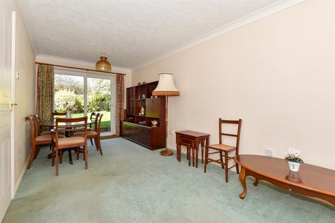 33 York Close, Southwater, Horsham, RH13 9XJ