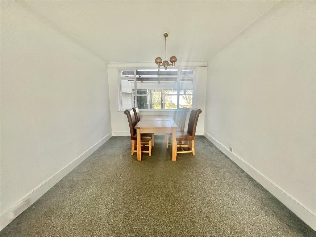 Dining room.jpg