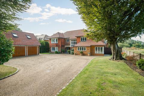 Field View Chapman Lane, Bourne End, SL8 5PB