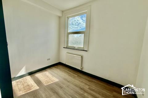 2 bedroom flat to rent, Flat 4, 132 Portway, London, E15 3QJ