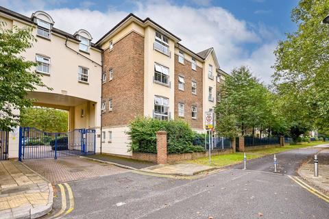 1 bedroom flat to rent, Skerne Walk, Kingston, Kingston upon Thames, KT2