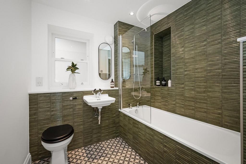 8. Bathroom.jpg