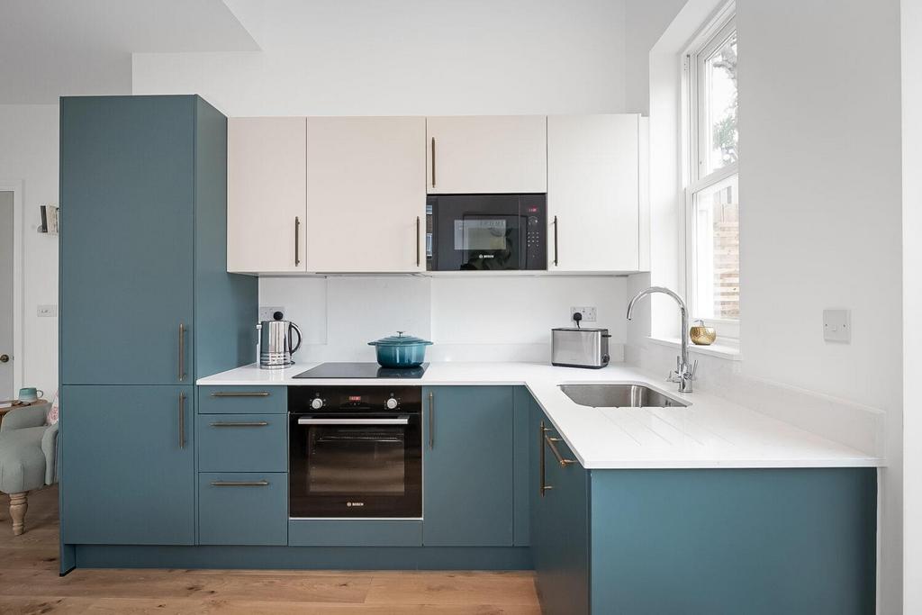 11. Kitchen.jpg