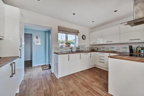 3 bedroom semi-detached house for sale, Medway Avenue, Yalding, Maidstone
