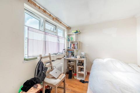5 bedroom semi-detached house for sale, Camrose Avenue, Edgware, HA8