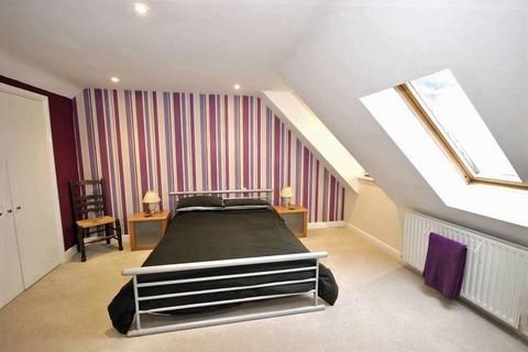 3 bedroom townhouse for sale, Vine Court, Vine Lane, Warwick
