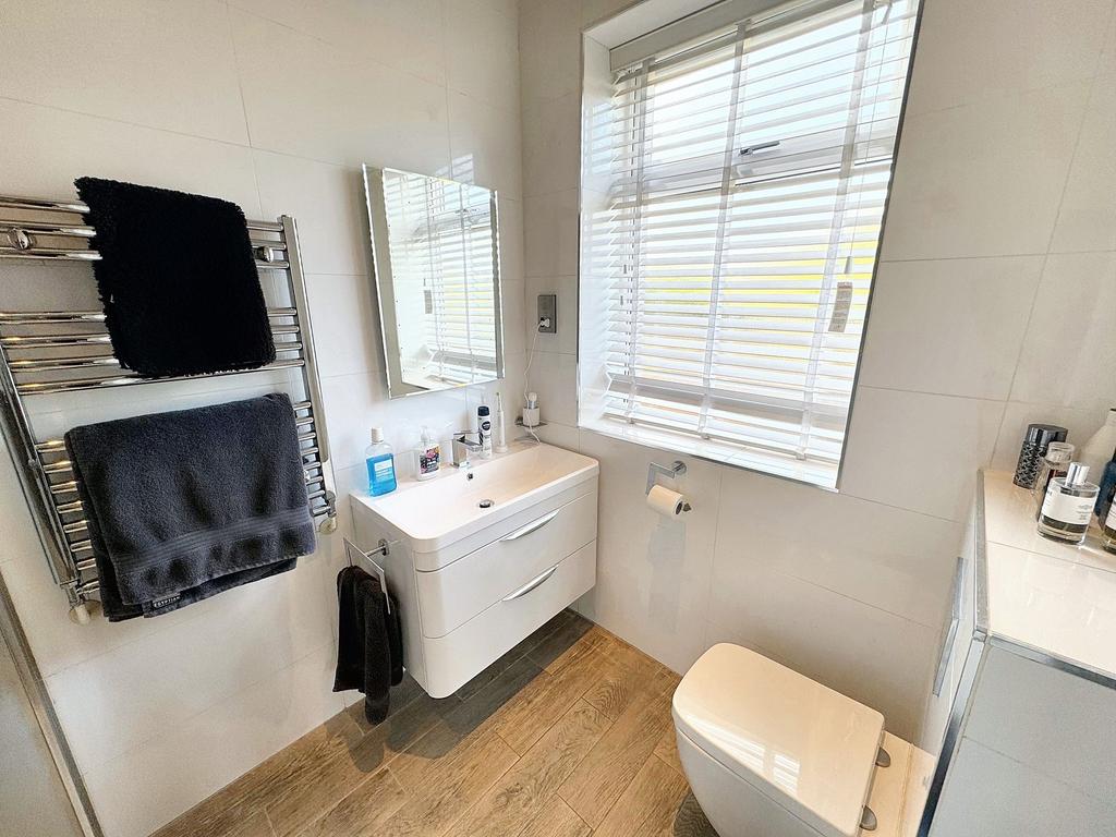 Bedroom Two En-suite