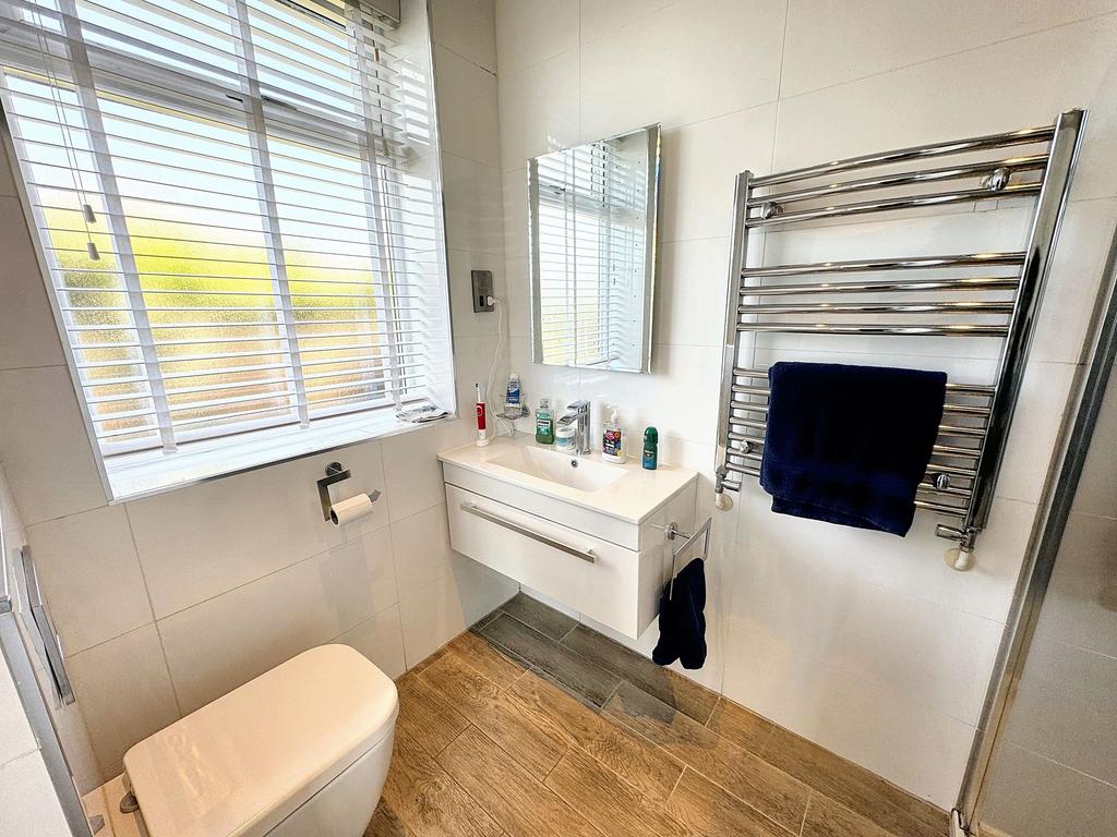 Bedroom Three En-suite