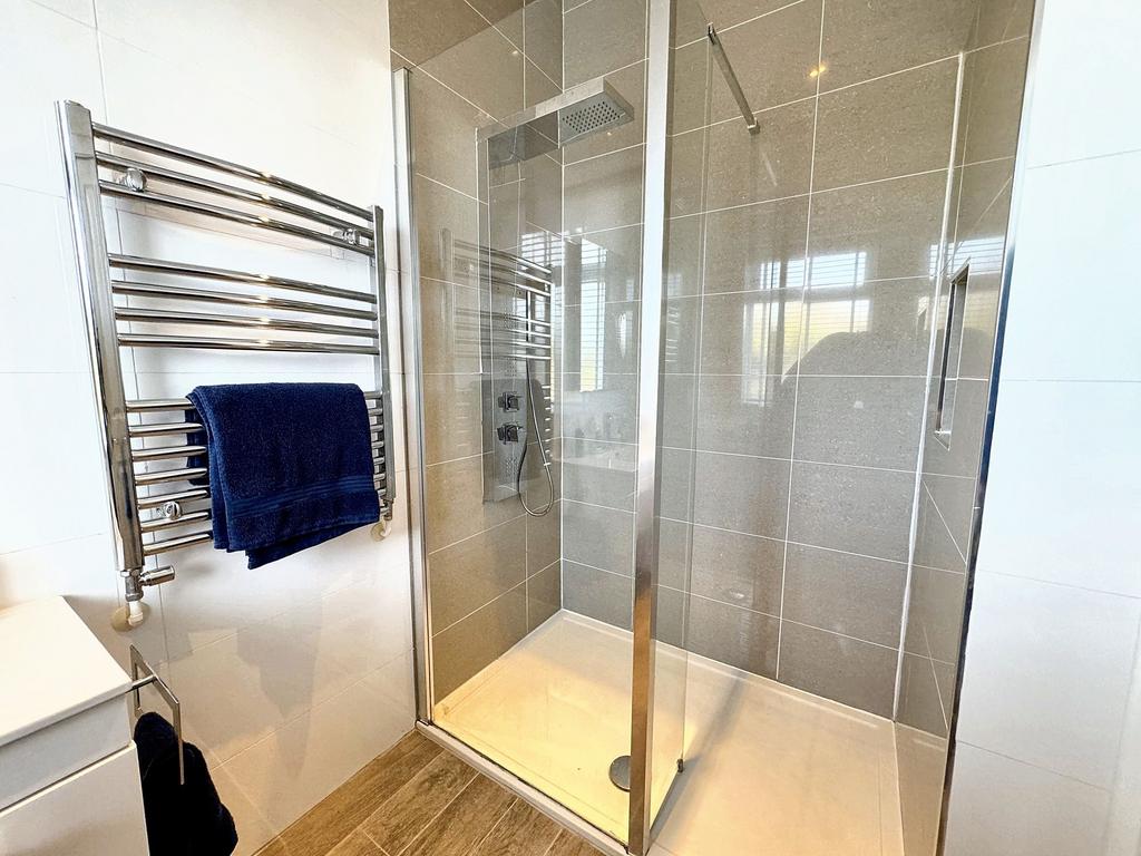 Bedroom Three En-suite