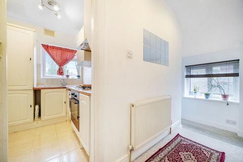 2 bedroom maisonette for sale, Alexandra Close, Harrow HA2