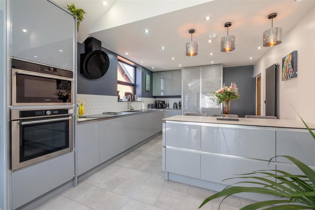 Kitchen/Diner/Family Room