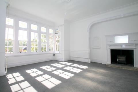 Flat E, Linton Flats, 101 Harestone Hill, Caterham, CR3 6DL