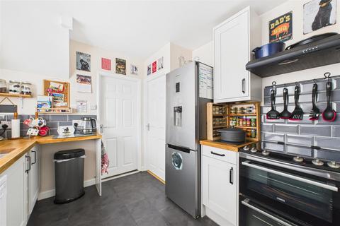 45 Greenway, Newark, NG24 4JE