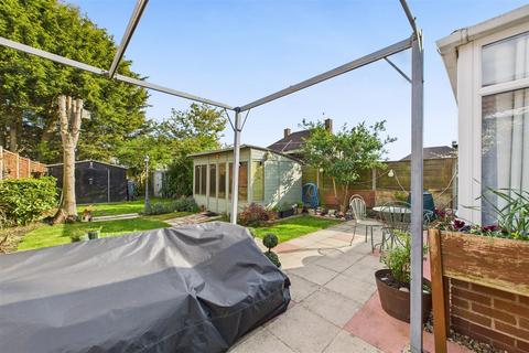 45 Greenway, Newark, NG24 4JE