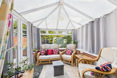 45 Greenway, Newark, NG24 4JE