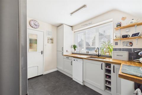 45 Greenway, Newark, NG24 4JE