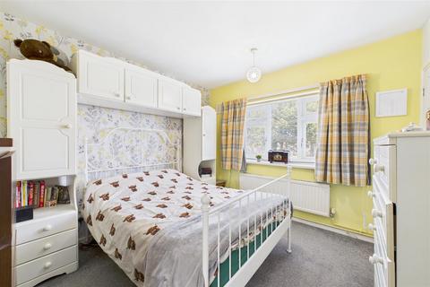 45 Greenway, Newark, NG24 4JE
