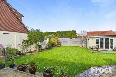 2 Old Ferry Drive, Wraysbury, Staines, TW19 5EW