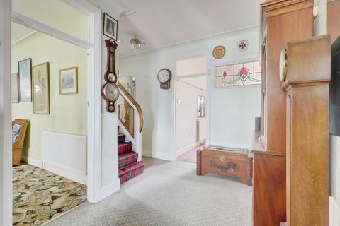 4 bedroom detached house for sale, Priory Cresent, Southend-on-Sea, SS2