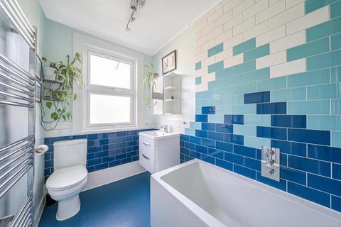 72 Faversham Road, London, SE6 4XF