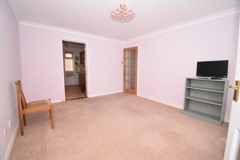 2 bedroom ground floor flat for sale, Barley Farm Road, Higher St Thomas, Exeter, EX4
