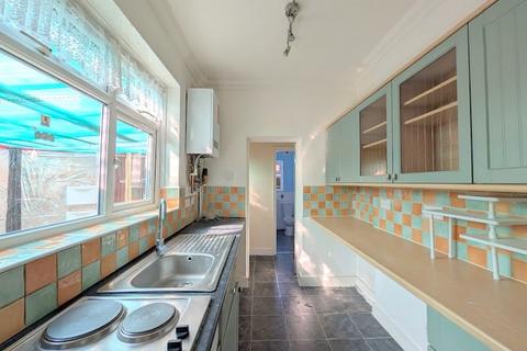 2 bedroom cottage for sale, St Dunstans Road, Feltham, TW13