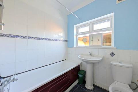 2 bedroom cottage for sale, St Dunstans Road, Feltham, TW13