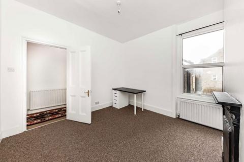 3 bedroom maisonette to rent, St. Marys Road, London W5