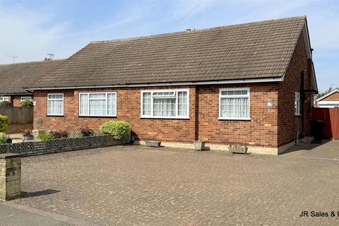 2 bedroom semi-detached bungalow for sale, Arundel Close, Cheshunt
