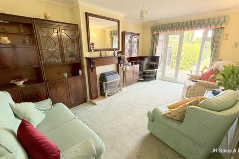 2 bedroom semi-detached bungalow for sale, Arundel Close, Cheshunt