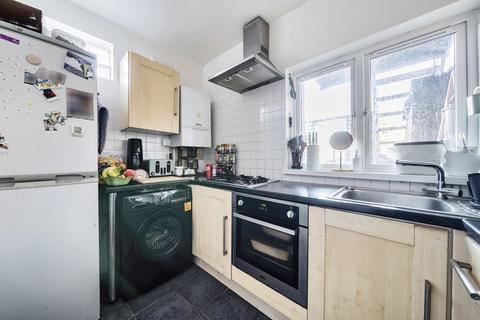 2 bedroom apartment for sale, Blackhorse Lane, London