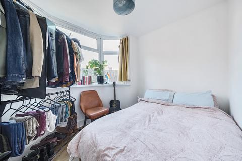 2 bedroom apartment for sale, Blackhorse Lane, London