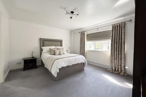4 bedroom detached house for sale, Park Lodge View, Skelmanthorpe, HD8 9UN