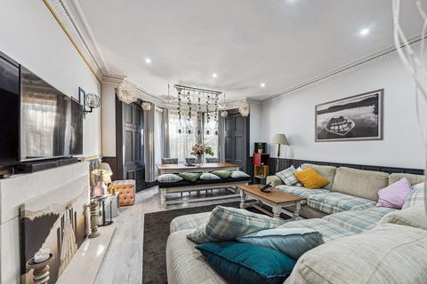 140 Queens Drive, Glasgow, G42 8QN