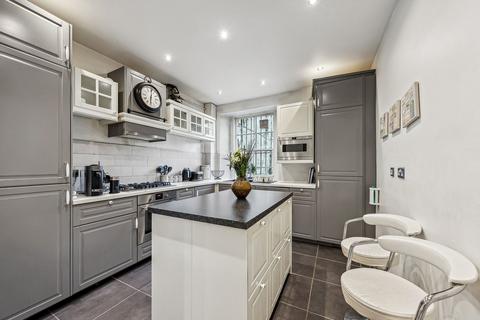 140 Queens Drive, Glasgow, G42 8QN
